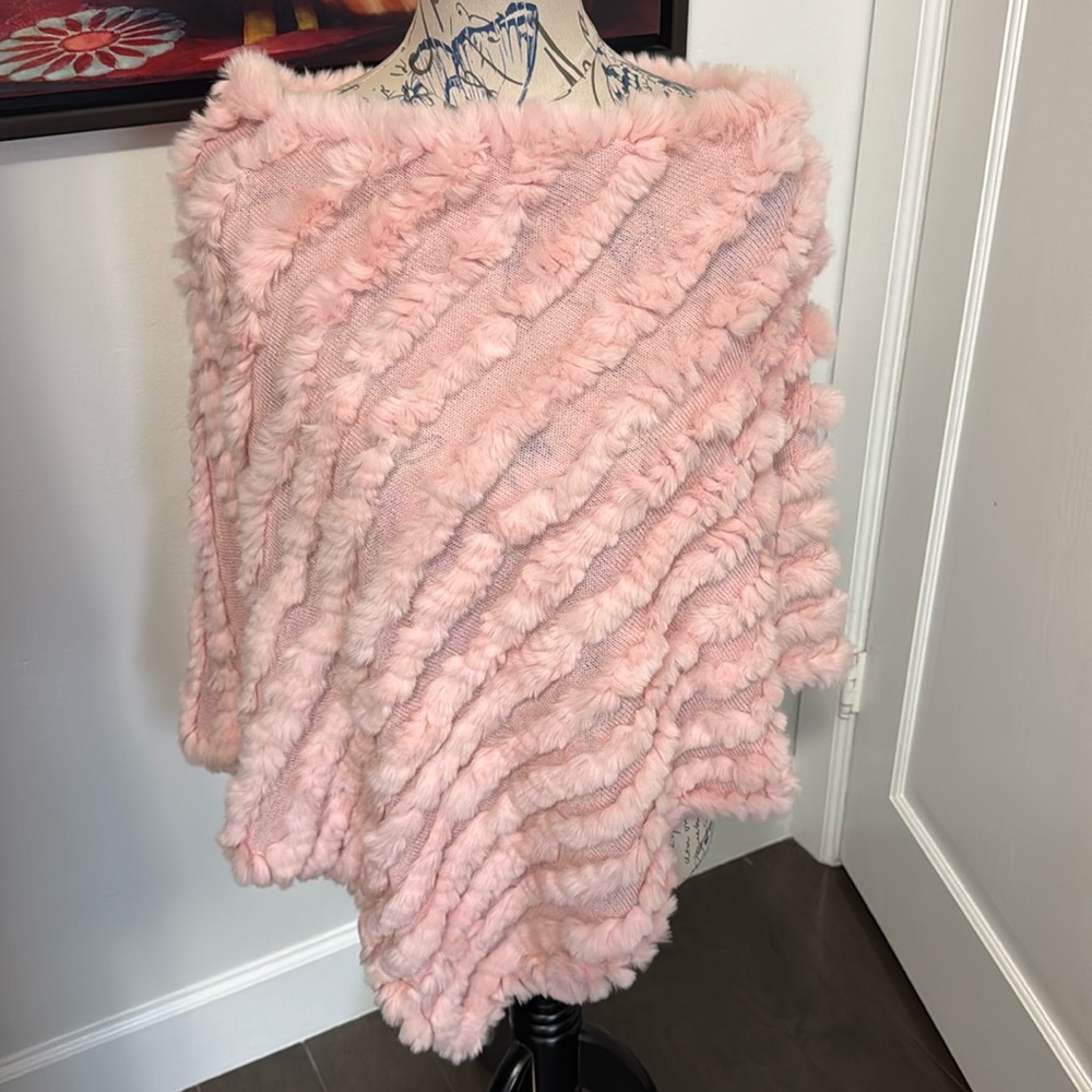 BCBGMAXAZRIA pink rabbit one-size-fits-all poncho